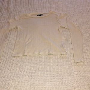 White textures long sleeve shirt.